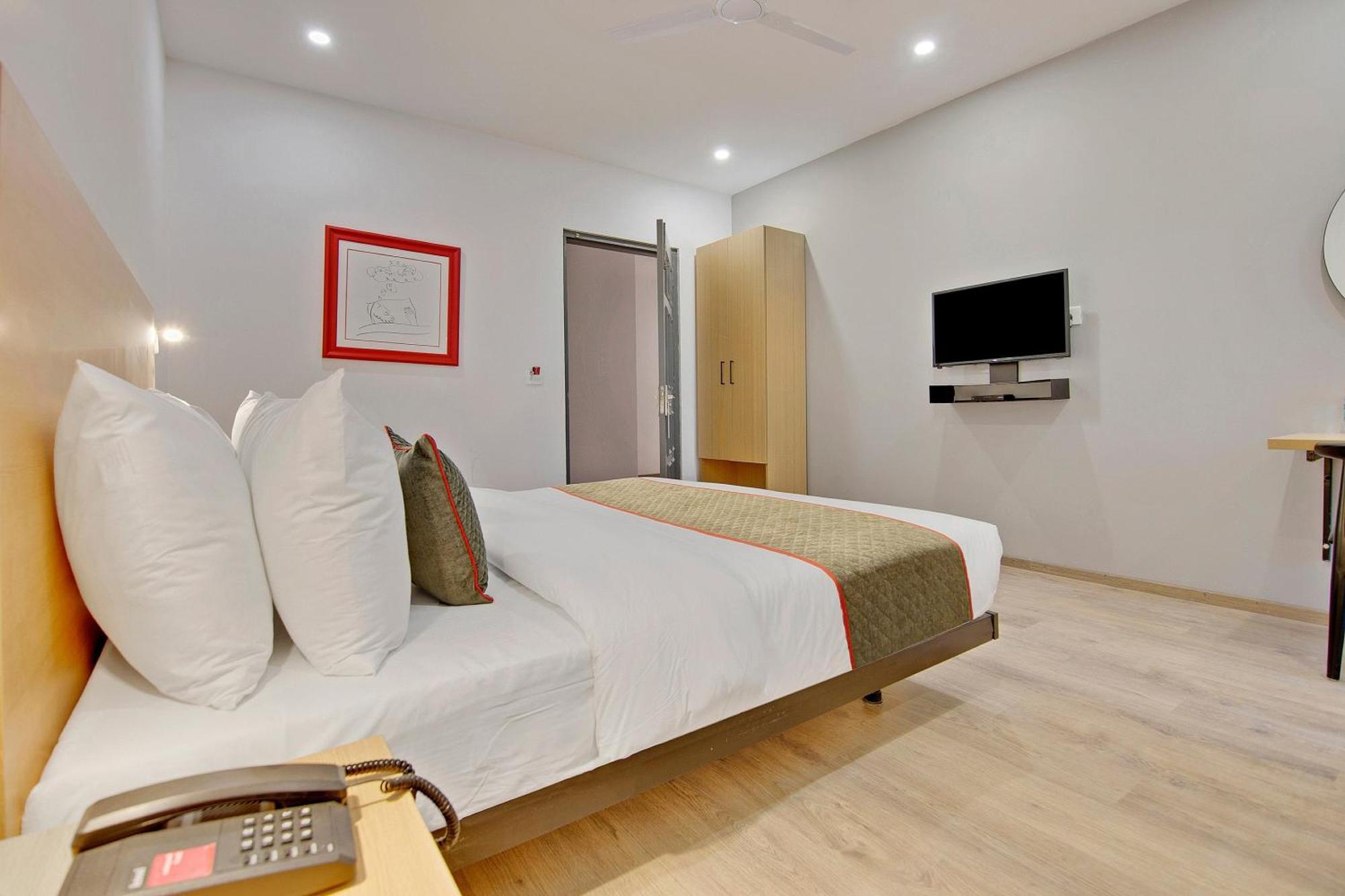 Townhouse Sector 49 Near Logix City Centre Noida Exterior foto